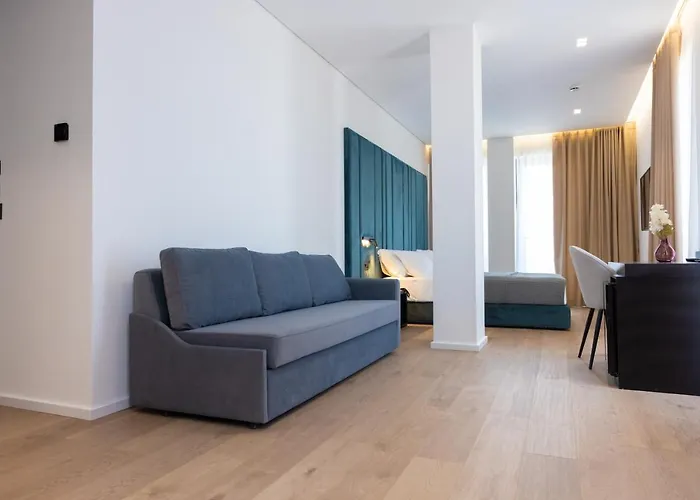 ホテル Lans クサミル