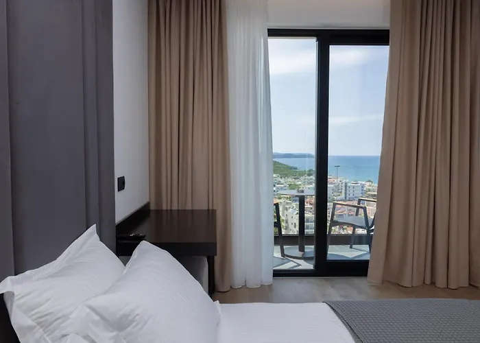 Lans ホテル クサミル